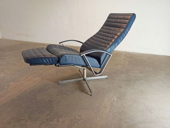 Fauteuil inclinable pivotant en cuir vintage – Leather, Metal (photo 5 of 15)