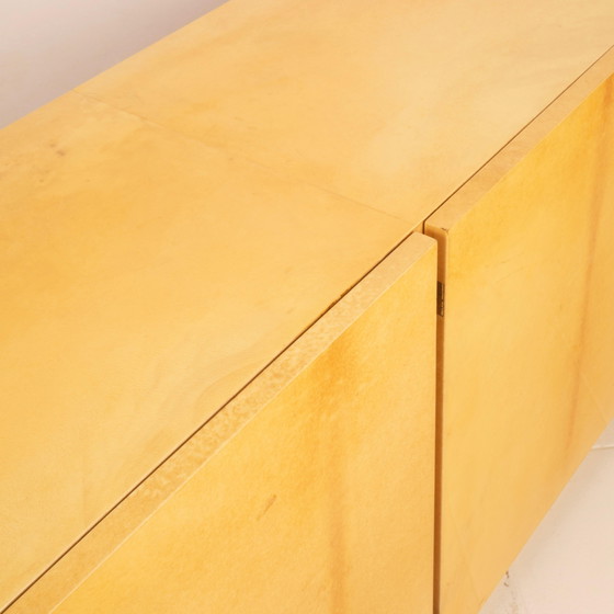 Giorgio Tura Mod. 1893/4P Italiaans perkament en messing Dressoir voor Tura Milano – Glass, Leather (photo 15 of 20)