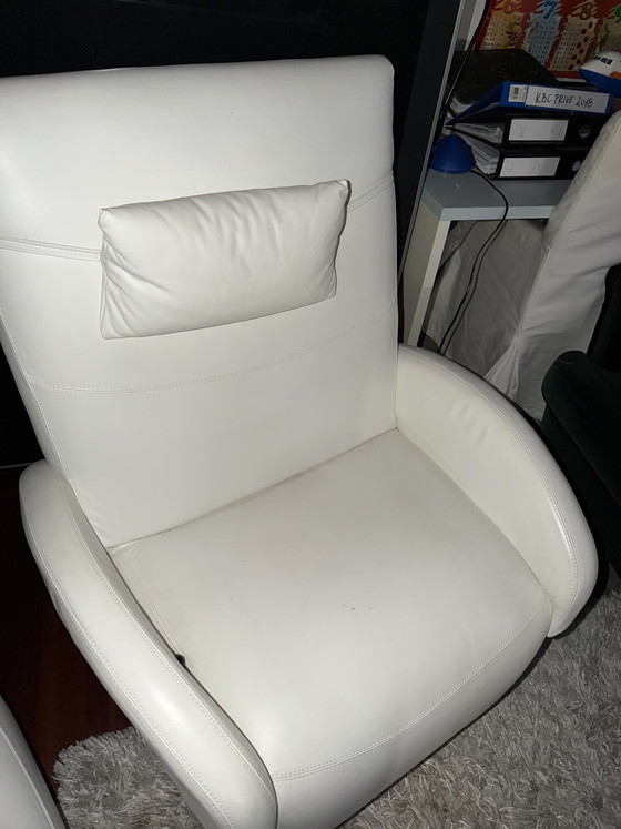 Image 1 of White leather vintage fauteuils