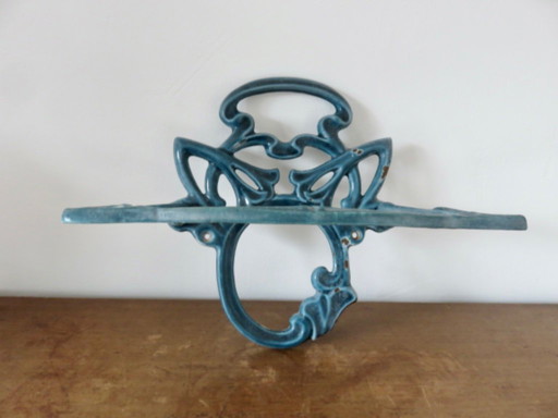 Handdoekrek in art nouveau-stijl van Hector Guimard, geëmailleerd gietijzer, Frankrijk, 1920.