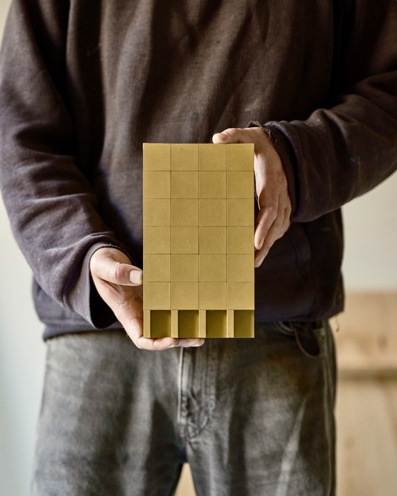 Image 1 of Oggetto brutalista in cemento armato