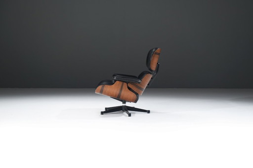 Eames Lounge Chair Rosewood van Charles & Ray Eames voor Vitra (Herman Miller)