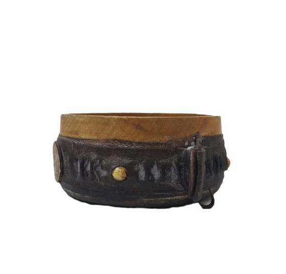 Image 1 of Vintage houten kom met leren decoratie