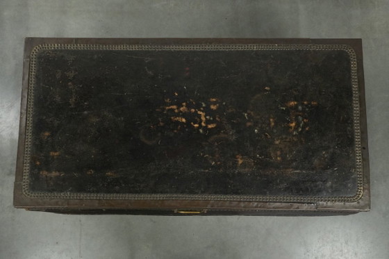 Characterful antique Chinese chest from the 19th century with a beautiful patina, finished with decorative (photo 7 of 14)