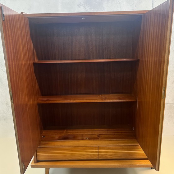 Image 1 of Exclusieve Duitse vintage barkast/woonkamerkast uit de jaren 50, hout in Riva-bootstijl.