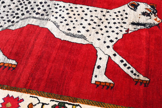 Image 1 of Gabbeh Shiraz Nomadenteppich Mit Tiger-Motiv – 227 x 131 cm