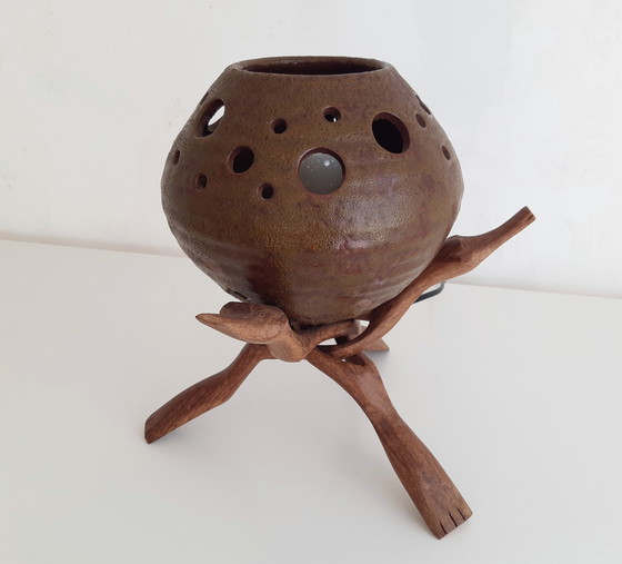 Image 1 of Lampe de table vintage en céramique avec base en teck sculpté