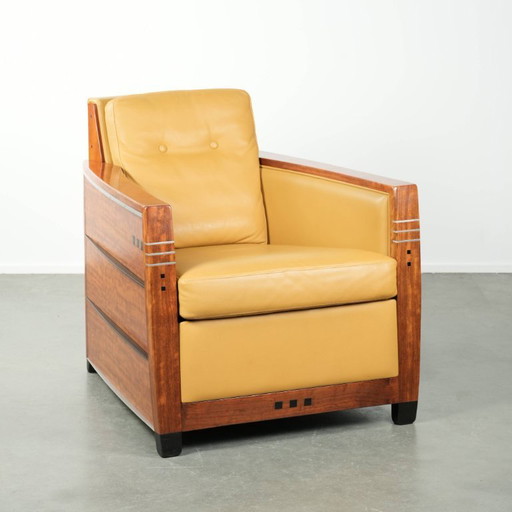 Luxury Art Deco design armchair by Schuitema from the Decoforma series, model Frank, in good condition.