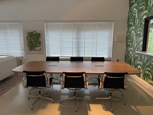 Eames Meeting-Set: Segmentierter Tisch + 6 Stühle EA108