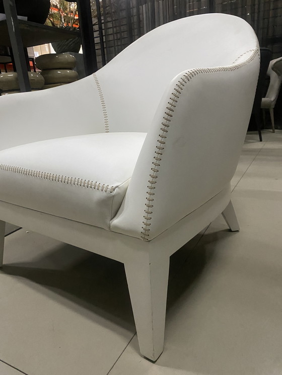 Image 1 of Lounge aus weißem, mattem Leder.