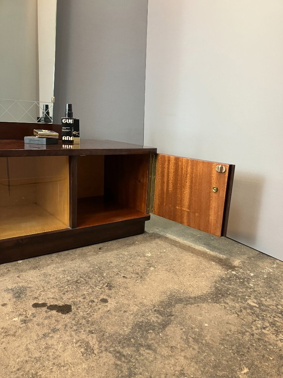 Image 1 of Specchio a figura intera, cassettiera a specchio con anta scorrevole in vetro in betulla fiammata, anni '50, restaurata