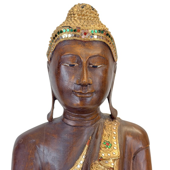 Antique Burmese Mandalay Wooden Buddha – Bhumisparsha – c. 1900–1930 – Sculpture, Glass (photo 2 of 11)