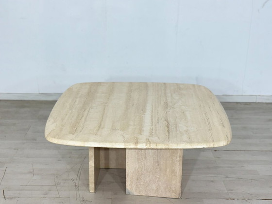 Image 1 of Table basse vintage en travertin / Table années 70 / Pierre naturelle