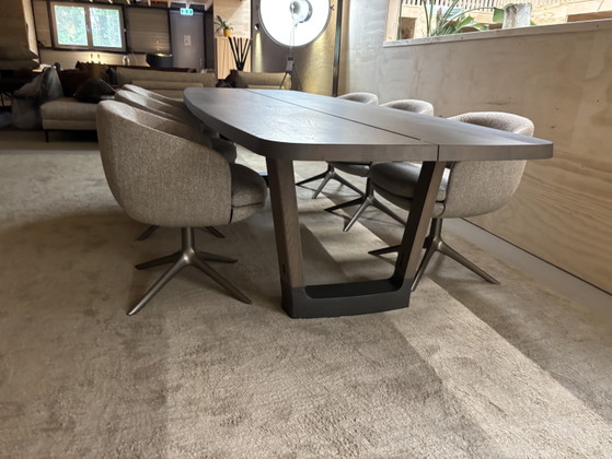 Image 1 of Minotti Raphael Dining Chairs Draaibaar Showmodel 8 Stuks Beschikbaar