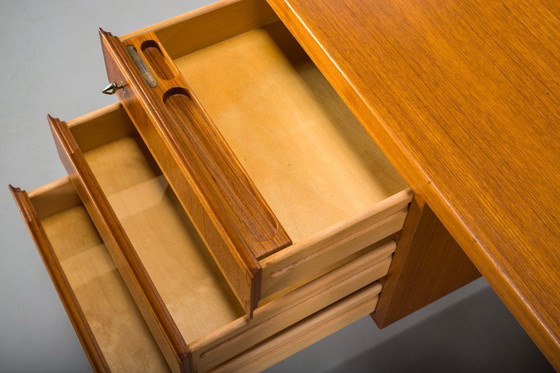 Image 1 of Escritorio ejecutivo de mediados de siglo Modelo 77 de Omann Jun Møbelfabrik, años 60