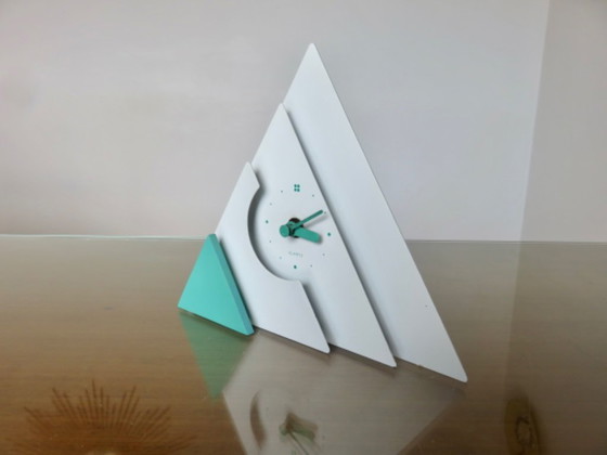 Image 1 of Table clock by Makiko Taniguchi, Memphis period, 1980