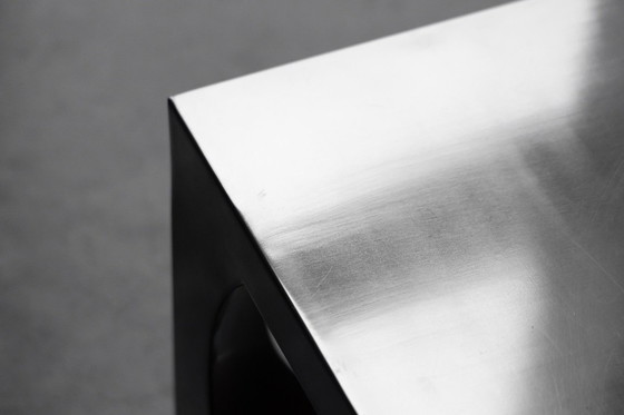 Image 1 of Mesas auxiliares modernistas de aluminio, Italia, década de 1970