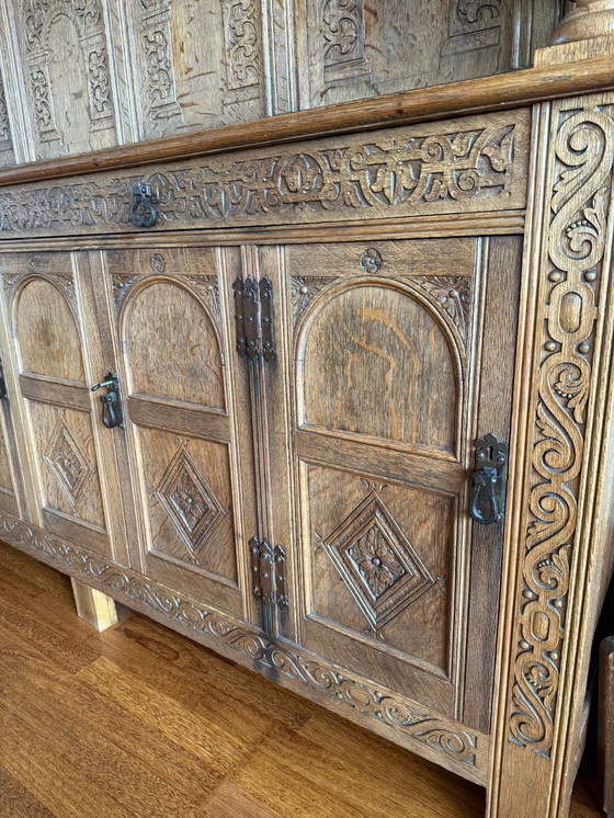 Image 1 of Antica credenza/buffet inglese con intaglio in legno, circa 1800