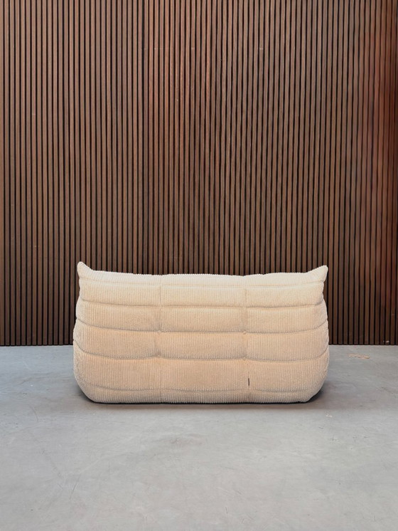 Image 1 of Fauteuil Togo Lounge - Deux places en velours côtelé beige