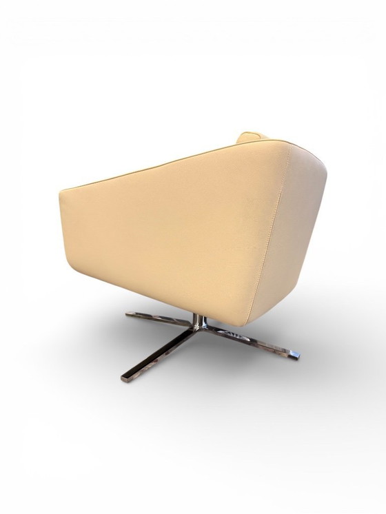 Image 1 of Fauteuil Pavo en cuir crème avec structure chromée de FSM, années 2000