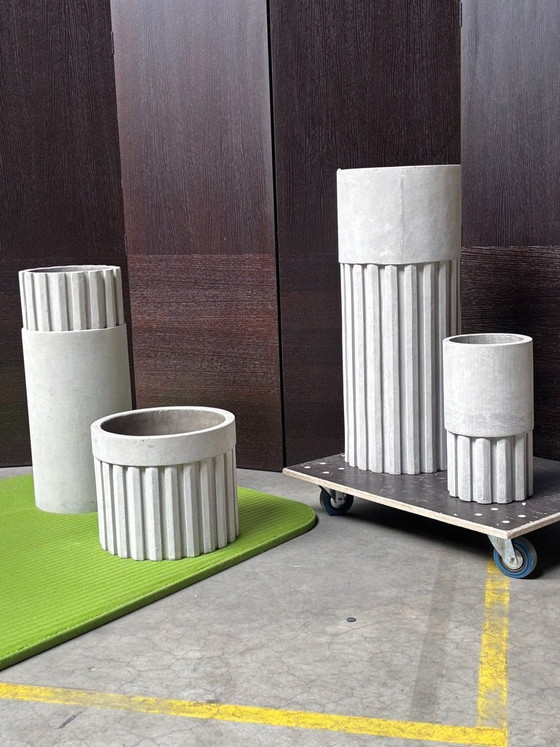 Image 1 of Jardinera de hormigón de diseño Serax de Arjaan De Feyter y Tim Vranken