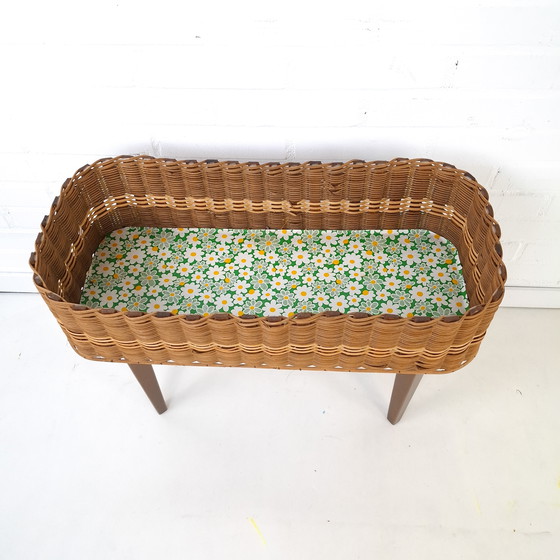 Image 1 of Fioriera vintage anni '60-'70 in legno e rattan, design danese.