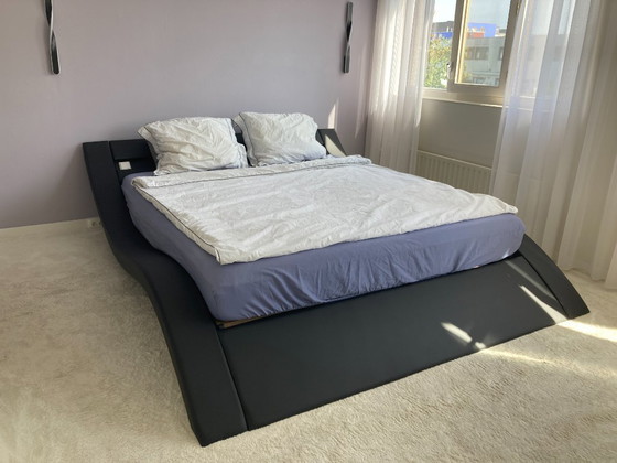 Image 1 of Design bed