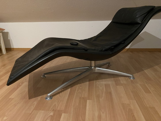 Chaise longue Poltrona Frau Larus – Chaise longue avec fonction massage, cuir noir – Chaises longues, Leather (photo 3 of 8)