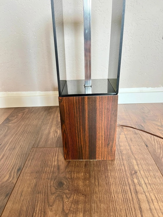 Space Age Tafellamp van Faux-Palissander en Rookglas, gemaakt in de VS jaren 70 – Tafellampen (photo 3 of 10)