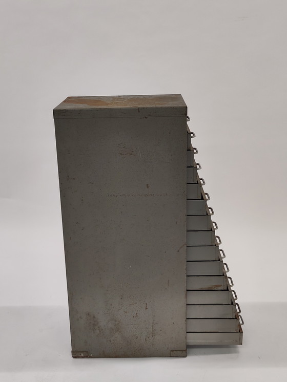 Image 1 of Mobiletto vintage in metallo con 15 cassetti