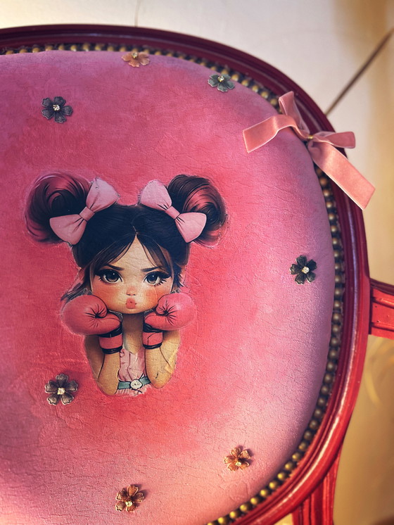 Image 1 of Fauteuil rénové pour petite fille