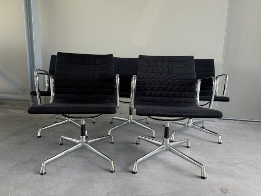 Vitra EA 108 hopsak