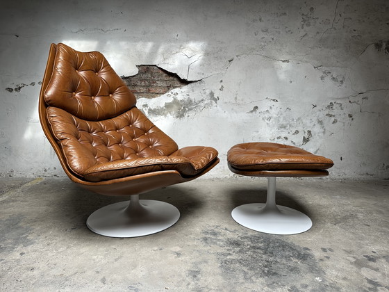 Image 1 of Fauteuil lounge Artifort F588 original avec repose-pieds