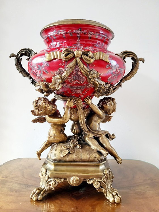 Image 1 of Imponente jardiniere in bronzo con putti in stile barocco