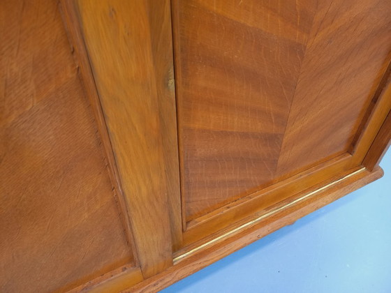 Image 1 of Vintage eikenhouten kledingkast uit de jaren 60