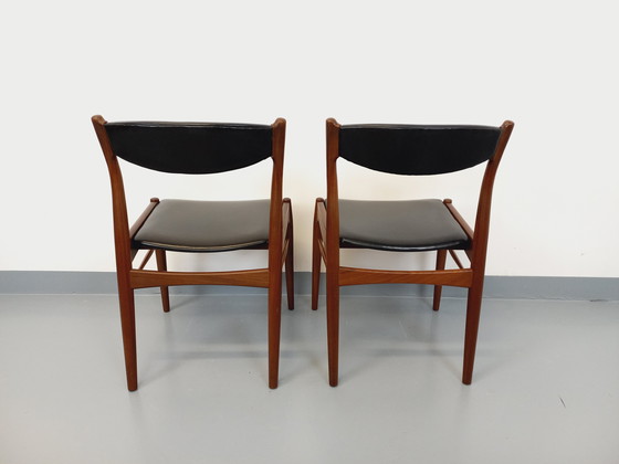 Image 1 of Pair of Vintage Scandinavian Teak and Skai Chairs from the 50s and 60s