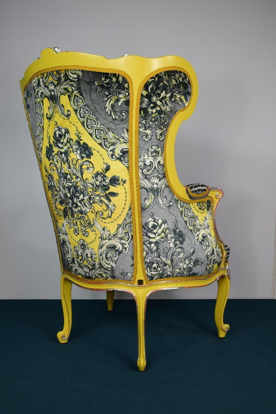 Image 1 of Poltrona storicista