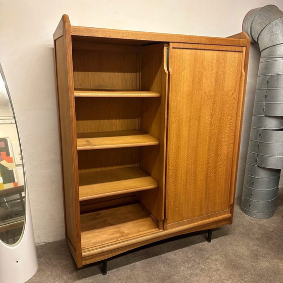 Image 1 of Eikenhouten kledingkast van Claude Vassal, circa 1950.