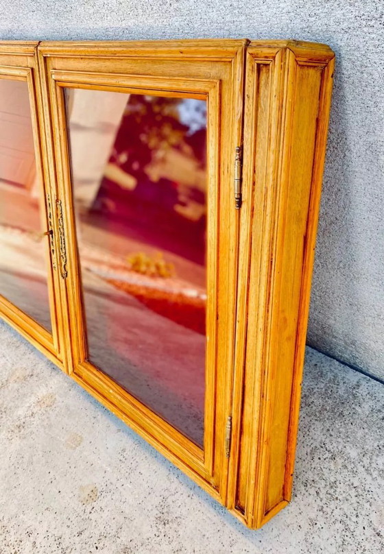 Image 1 of Vetrina da parete in legno con anta in vetro