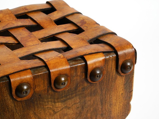 Image 1 of Bellissimo sgabello in rovere degli anni '40 con seduta realizzata con cinghie di cuoio