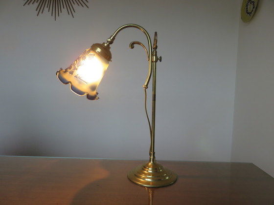 Image 1 of Art Nouveau lamp in brass and Vianne glassware, Signed