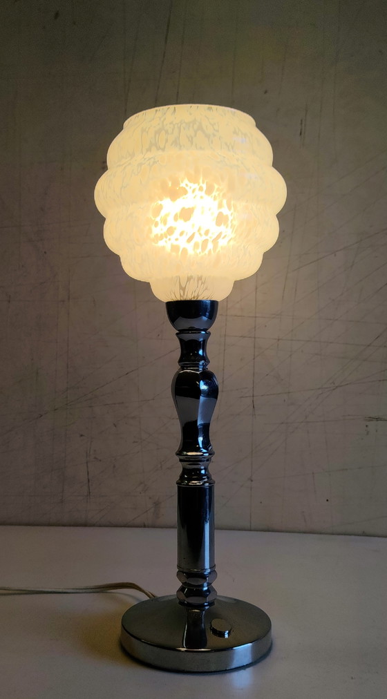Lámpara de mesa de metal cromado con globo de cristal de Clichy - Mediados del siglo XX – Lámparas de mesa (photo 3 of 10)