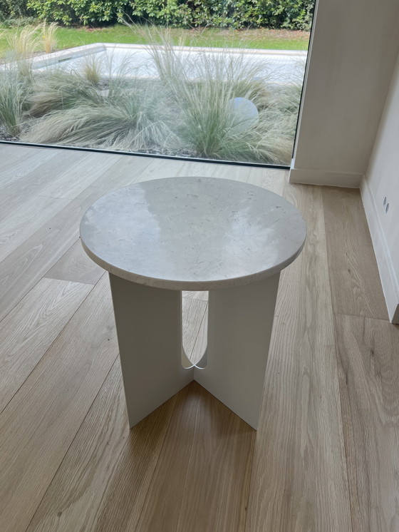 Image 1 of Menu Androgyne sidetable marble top