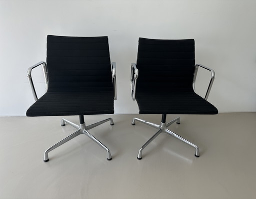 Siège de réunion pivotant Vitra EA108