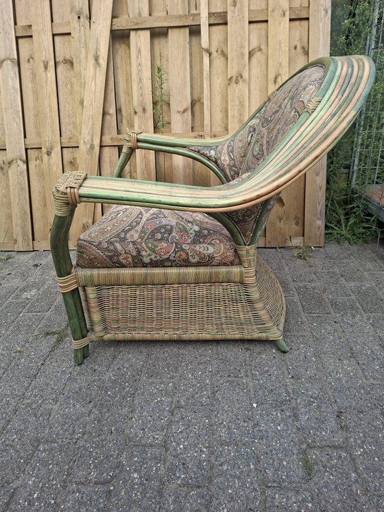 Vintage Rotan Fauteuil Is Een Karakteristiek Meubelstuk Met Een Uitgesproken Bohemian En Maximalistische (photo 6 of 11)