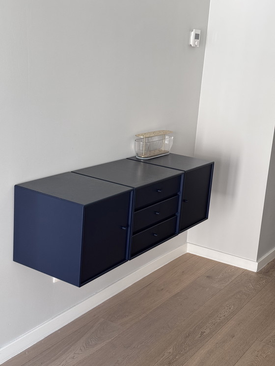 Image 1 of Credenza modulare Montana – Set da parete da 3 pezzi (colore: Shadow)