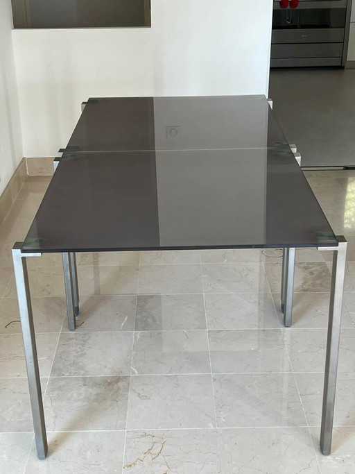 Table design élégante de Jean Nouvel, modèle iconique « 1=2 » édité par Zeritalia.