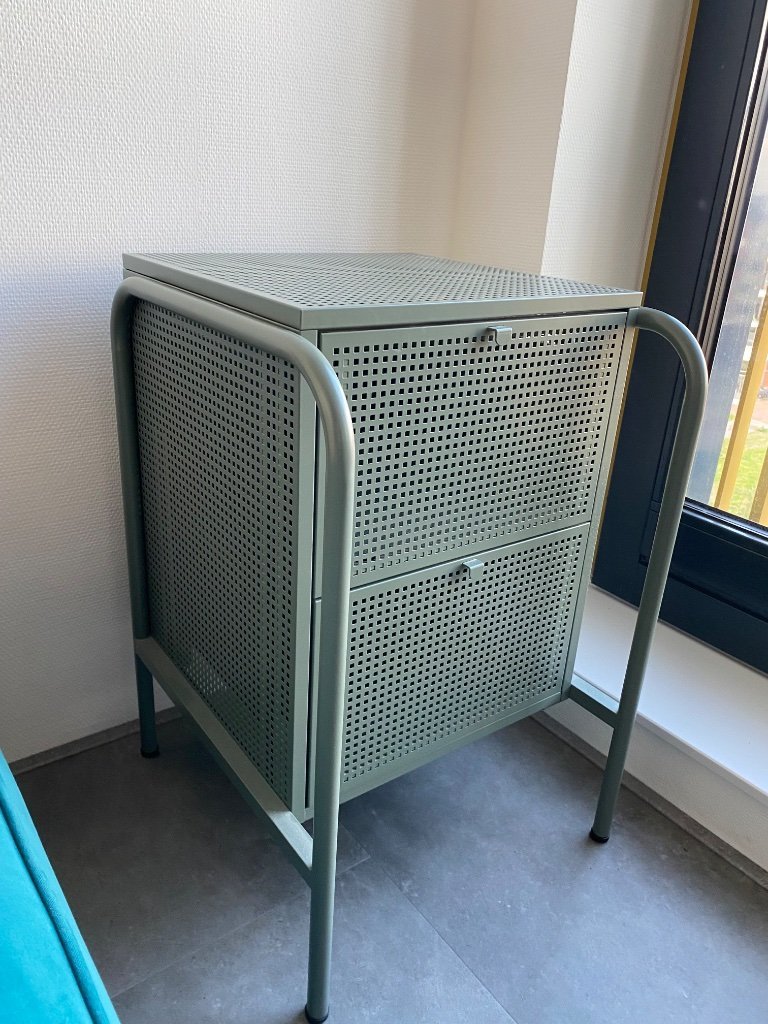 Kommode aus Metall