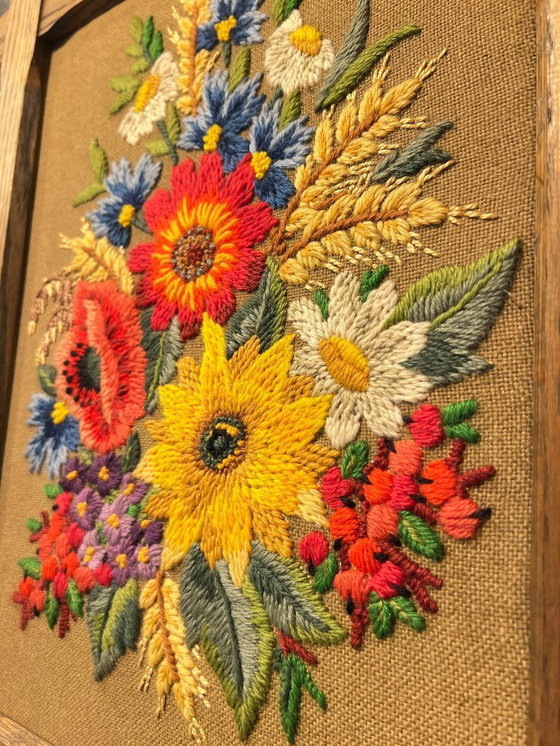 Image 1 of Set di quadri da ricamo vintage | 2 motivi floreali in una cornice di legno | fatti a mano | decorazione murale