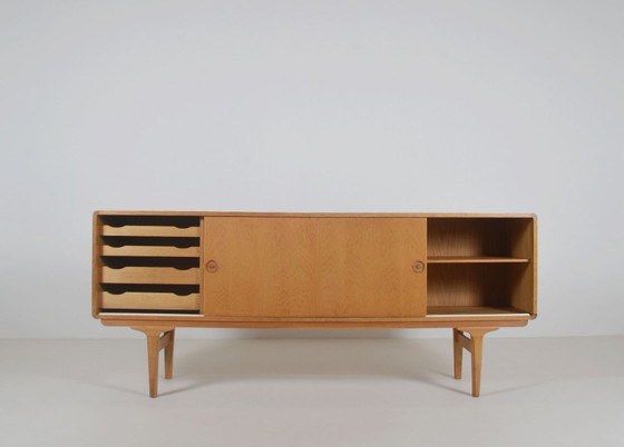 Image 1 of Dänisches minimalistisches Sideboard aus heller Eiche, 1960er Jahre